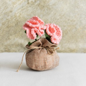 Ornement en pot de fleurs de carnation tricotées au crochet faites à la main, produit fini, bouquet simulé pour la fête des mères, cadeau en pot - Product Image 2
