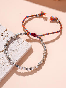 手工制作的西藏铜珠幸运绳手链，适合女士和男士，独特的棉线首饰，适合婚礼或派对的礼物 - Product Image 5