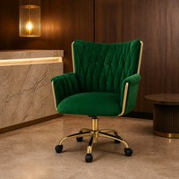 Fauteuil lounge en velours avec dossier capitonné, assise rembourrée, accoudoirs incurvés et base à cinq étoiles pour salon et chambre