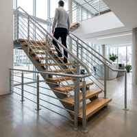 Rampe d'escalier en acier galvanisé au design moderne, anti-corrosion, fixation au sol avec garantie de 5 ans, garde-corps extérieur