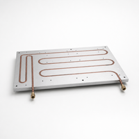Plaque de refroidissement liquide en aluminium sur mesure avec dissipateur thermique à tubes de cuivre intégrés pour alimentation électrique
