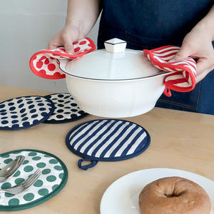 Mitaines de four rondes à pois et rayures, résistantes à la chaleur, pour utilisation au four, 18 pouces, lavage à la main uniquement - Product Image 5