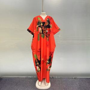 2025 새로운 패션 우아한 여성의 여름 느슨한 맥시 원피스 V-넥 아프리카 꽃 프린트 폴리에스터 포켓 스타일 포켓 V-넥 - Product Image 4