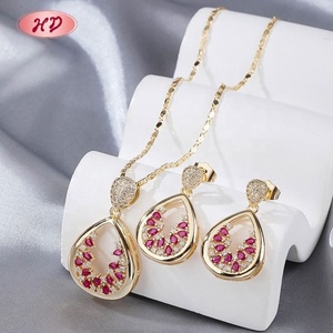ชุดเครื่องประดับแฟชั่น Oro Joyeria ชุบทอง 18K ประดับเพชรซิร์คอน สร้อยคอ ต่างหู สีสันสดใส สไตล์ดูไบ สำหรับเจ้าสาว ลายดอกไม้ ราคาประหยัด เครื่องประดับงานแต่งงาน - Product Image 2