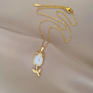 Tulipán blanco Trendy New Acero inoxidable Chapado en oro Zircon Micro-Incrustaciones Unisex Moda Personalidad Collar - Product Image 3