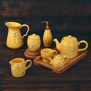 Ensemble de tasses à thé en porcelaine avec décalcomanie d'abeille personnalisée en gros, comprend une théière <span class=keywords><strong>et</strong></span> une tasse, ensemble de théière en céramique pour servir le café <span class=keywords><strong>et</strong></span> le thé - Product Image 2