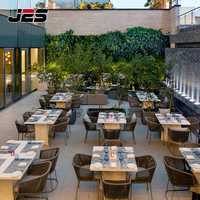 Meubles de restaurant de patio extérieur commerciaux J2S pour appartement et hôtel, chaise en corde tressée, ensemble de table blanche, projet de café bistrot