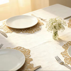 مفارش طاولة كلاسيكية من البي في سي مقاومة للماء بشكل غير منتظم للاستخدام في حفلات الزفاف والفنادق غير قابلة للانزلاق الحد الأدنى للطلب 6 قطع - Product Image 1