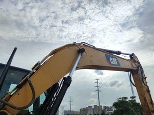 Excavatrice Cat 320 d'occasion à 95% neuve, 20 tonnes, économique, pour travaux de terrassement, d'origine japonaise avec certifications EPA et CE, pour usage agricole - Product Image 6