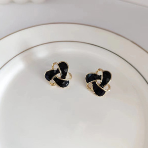 Orecchini a Perno con Piccoli Fiori per Donne, Gioielli Vintage Estivi alla Moda - Product Image 1