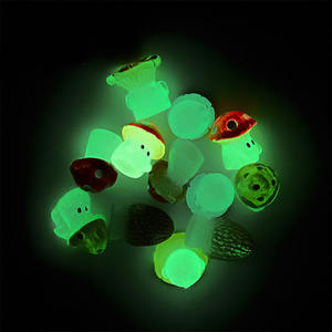 Mini figurine de champignon de dessin animé en résine plastique, mignonne, pour décoration de table DIY avec mousse - Product Image 4