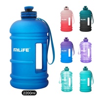 Bouteille d'eau de fitness noire ODM 2,2 L (demi-gallon) avec logo de gym, vide, avec couvercle en plastique, shaker pour compléments alimentaires