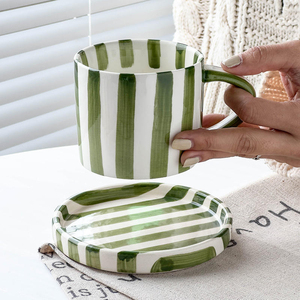 Tasse à café cappuccino en céramique moderne de 280 ml avec poignée et soucoupe, ensemble de tasses à latte rayées et assiette – Nouveauté très prisée - Product Image 4
