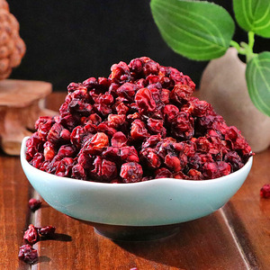 Çiğ Kurutulmuş Schisandra Chinensis Meyveleri 500g Güneşte Kurutulmuş Changbai Dağları Jilin'den Bitkisel Demleme ve Mutfak Kullanımı İçin - Product Image 4