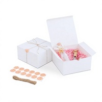 Boîte cadeau en papier carrée blanche avec couvercle, boîte d'emballage personnalisée avec logo, boîte en papier rigide recyclable pour les cadeaux de mariage