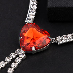 Rave Red Heart Nipple Chain Lencería No <span class=keywords><strong>Piercing</strong></span> Jewelry Sexy Top Simple Rhinestone Chest Chain Bra Bikini Body Chain para mujeres - Product Image 2