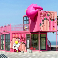 Magasin de détail modulaire en conteneur maritime, style Pop Art créatif, avec panneaux sandwich, graffitis muraux, structures gonflables et fenêtres en verre, pour café pop-up