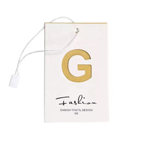 Étiquettes suspendues de haute qualité pour vêtements, étiquettes en papier, impression UV, personnalisation du logo, couleurs complètes
