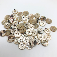 Véritable 2/4 Trous Couture Logo Gravé Personnalisé Robe Femme Gris Naturel Blanc Akoya Abalone Perle Trocas Shell Bouton