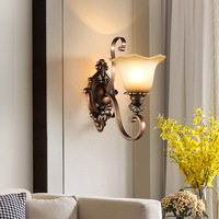 Vente en gros de lampes LED d'intérieur de luxe modernes pour chambre à coucher d'hôtel à miroir applique murale en verre à fleurs en or blanc