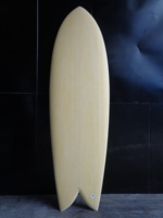 Fibre de verre époxy classique à double aileron, petite vague planche de surf queue de poisson