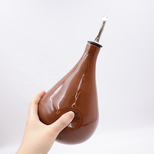 Bouteille <span class=keywords><strong>d</strong></span>'huile en céramique émaillée, faite à la main, inclinée, pour <span class=keywords><strong>vinaigre</strong></span> et huile <span class=keywords><strong>d</strong></span>'olive, distributeur de liquides et sauces, ustensile de cuisine personnalisé - Product Image 3