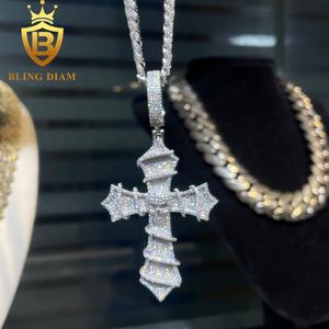 Collier pour homme Wuzhou Blingdiam Jewelry Hip Hop avec pendentif en forme de croix et de crâne, en argent sterling 925 avec moissanite VVS - Product Image 1