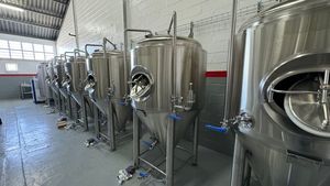 Destilador de Alcohol Doméstico e Industrial de 300l, 500l, 1000l, 2000l / Equipo de Destilación Pequeño / Destilería de Alcohol en Venta, 1000l Whisky - Product Image 5