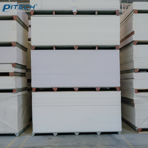 Tablero de espuma laminada de PVC de alta densidad Pitech de Vietnam, láminas de plástico de grano de madera duraderas para decoración de interiores de muebles - Product Image 1