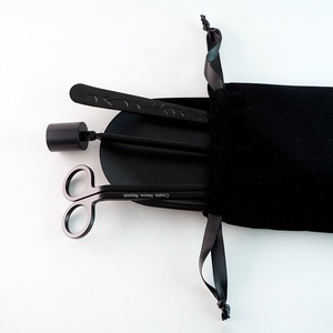 Ensemble d'accessoires pour <span class=keywords><strong>bougies</strong></span> Outils Ciseaux à mèche en acier inoxydable noir Tondeuse Plateau d'extincteur <span class=keywords><strong>Kit</strong></span> d'entretien pour <span class=keywords><strong>bougies</strong></span> avec sac en flanelle - Product Image 6