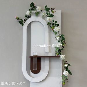 ดอกกุหลาบเลื้อยปลอม ซีเคร็ทการ์เดน ขนาด 170 ซม. สีแดง ทำจากพลาสติกและผ้าไหม สำหรับตกแต่งงานแต่งงานและบ้าน - Product Image 3