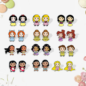 Parc d'attractions pour enfants Cadeau promotionnel Hot Selling Hot Selling Lovely Cartoon Snow White <span class=keywords><strong>Ariel</strong></span> Princess Earring Boucles d'oreilles personnalisées en acrylique - Product Image 2