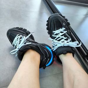 Zapatillas Deportivas de Alta Calidad, Diseño de Marca, Moda de Lujo para Mujer, Transpirables, Estilo Casual para Caminar, Zapatos para Hombre con Luces - Product Image 2