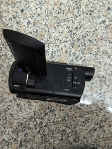 Caméscope Sony FDR-AX60 20X <span class=keywords><strong>4K</strong></span> <span class=keywords><strong>Handycam</strong></span> d'occasion pour enregistrements de voyages en famille - Product Image 2