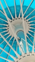 Parasol de terrasse rond de 3 m, 24 baleines en fibre de verre, mât en aluminium, base en marbre de 40 kg, résistant aux UV, imperméable, parasol d'extérieur