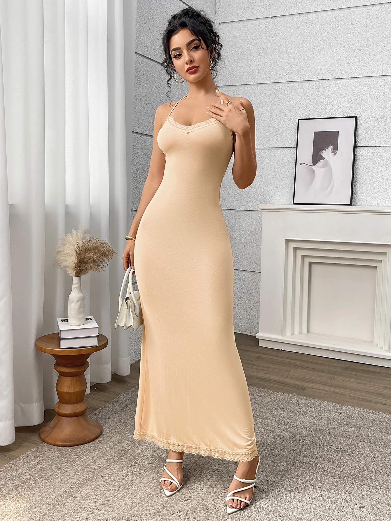 Backless Seamless Shaping Skirt (W485): waistband, closure and adjustment-point detail