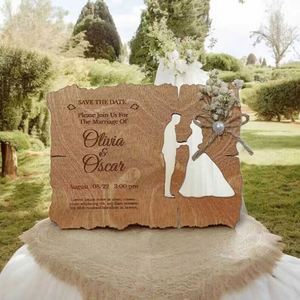 Invitación de Boda Rectangular de Madera Hecha a Medida con Tallado Floral y Tema de Flores Eternas - Product Image 1