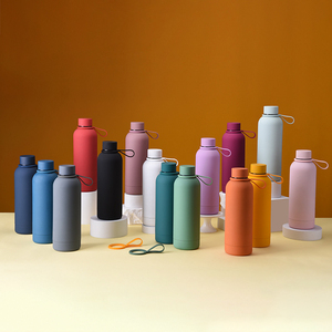 Bouteilles d'eau réutilisables promotionnelles avec logo gratuit, en caoutchouc lisse, 500 ml et 750 ml, avec poignée de sport, à petite ouverture, type <span class=keywords><strong>thermos</strong></span> personnalisé - Product Image 4