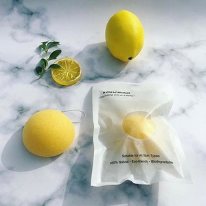 <span class=keywords><strong>Éponge</strong></span>s de <span class=keywords><strong>konjac</strong></span> biologiques de qualité supérieure en forme de demi-boule Puffs cosmétiques exfoliants au thé vert pour les soins de beauté avec logo personnalisé - Product Image 2