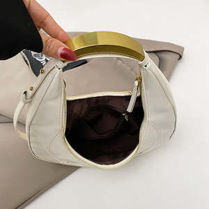 กระเป๋าถือผู้หญิงหนัง PU หรูหรา ดีไซน์ใหม่ทันสมัย ปี 2026 - Product Image 3