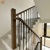 Balustres d'escalier modernes en fer forgé de haute qualité, à section carrée creuse, en métal, avec crémaillère à une seule cuillère