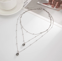 Collier Hip Hop Européen-Américain en Acrylique avec Cœur Carré et Strass pour Femme, Chaîne Multicouche à Perles Métalliques, Bijou Tendance Urbain