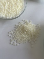 Granulés de plastique EVA de haute qualité 18% 28% pour le moulage de pantoufles et de chaussures Crocs, matériau en mousse EVA durable