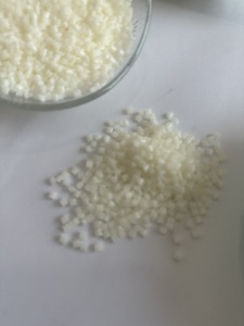 Granulés de plastique EVA de haute qualité 18% 28% pour le moulage de pantoufles et de chaussures <span class=keywords><strong>Crocs</strong></span>, matériau en mousse EVA durable - Product Image 6