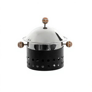 Plat de service en acier inoxydable et en fer avec poignées et bouton en bois, design fabuleux, à prix avantageux - Product Image 1