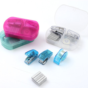 Mini <span class=keywords><strong>Engrapadora</strong></span> Manual de Plástico 4 en 1, Juego de Papelería con Grapas de 13/14 mm y Capacidad <span class=keywords><strong>para</strong></span> 5 Hojas <span class=keywords><strong>para</strong></span> Estudiantes - Product Image 2