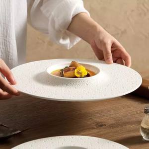 Juego <span class=keywords><strong>de</strong></span> vajilla <span class=keywords><strong>de</strong></span> hotel <span class=keywords><strong>de</strong></span> <span class=keywords><strong>loza</strong></span> <span class=keywords><strong>de</strong></span> lujo creativo <span class=keywords><strong>plato</strong></span> <span class=keywords><strong>de</strong></span> sombrero <span class=keywords><strong>de</strong></span> paja blanco liso para sopa <span class=keywords><strong>de</strong></span> Pasta occidental bandeja profunda para el hogar para - Product Image 1