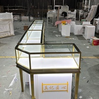 Meilleures ventes : Vitrine de présentation en bois pour bijouterie, personnalisée en usine, avec éclairage LED, pour accessoires de mode de luxe