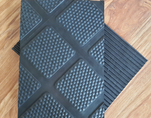 Equipo de Ganadería Lechera, Instalación de Suelo de Goma para Ganado, Alfombra de Goma para el Cuidado de las Pezuñas del Ganado - Product Image 4