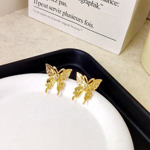 Pendientes de Mariposa de Oro Esmaltado, Pendientes de Acero Inoxidable con Oro de 18k para Mujer - Product Image 5